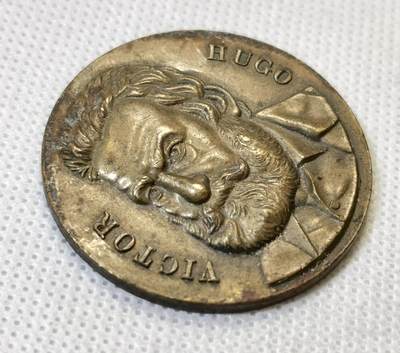 甄臻铺-世界币章拍卖（第46期）送拍享返佣金等优惠多多（1月10日精品场，敬请期待） 法国作家维克多雨果铜章 38mm 24.8g，细节见图