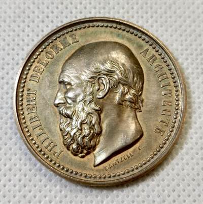 甄臻铺-世界币章拍卖（第46期）送拍享返佣金等优惠多多（1月10日精品场，敬请期待） - 法国1927年里昂建筑学院银章   菲利贝尔-德洛姆    浮雕，丝绒盒未流通品相，氧化颜色很好看，喜欢高浮雕的朋友千万别错过， 丰饶角标  33.6mm  20g，细节见图