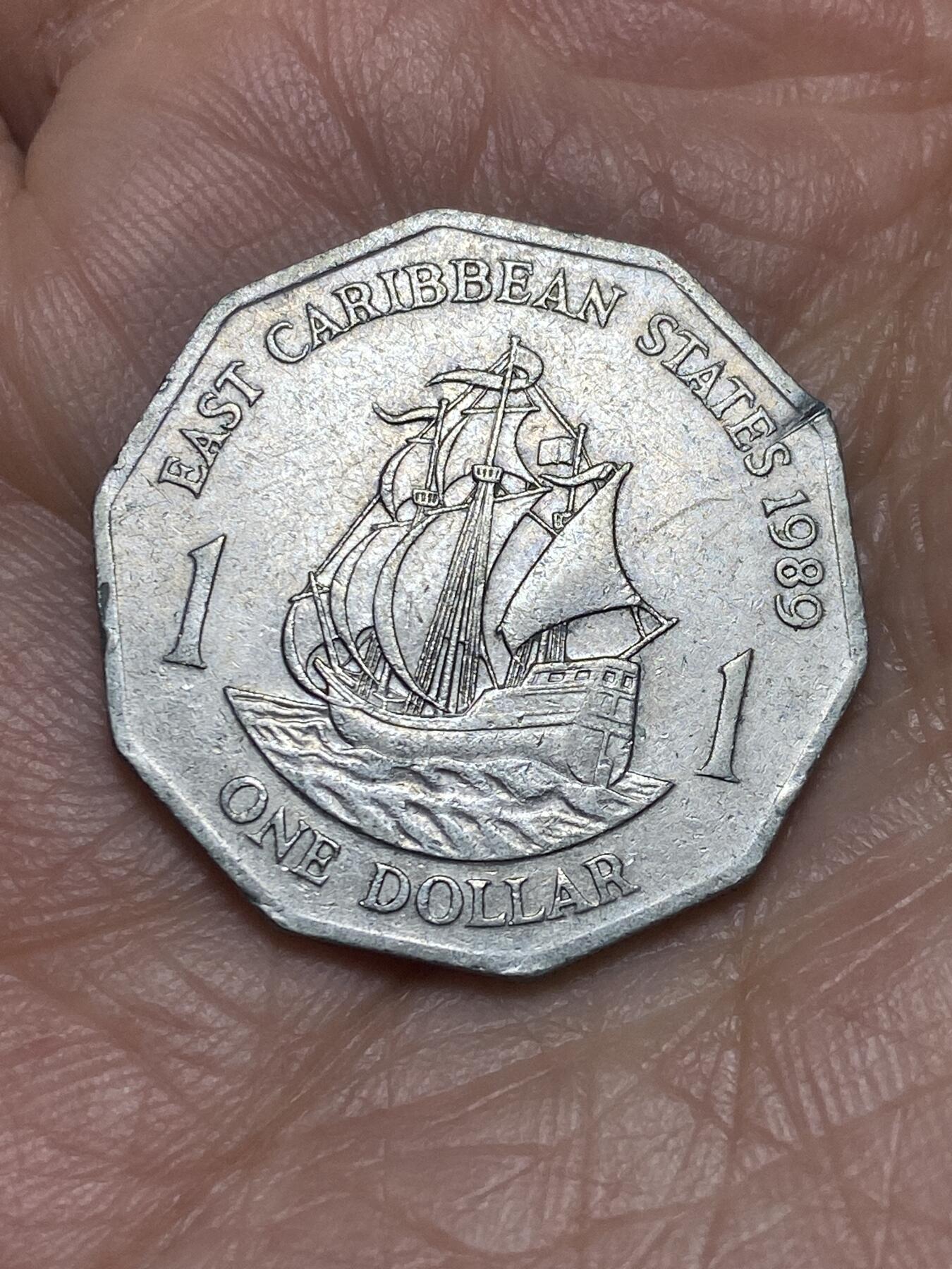 2026年第五场(总第一百七十四场）外国好品散币场(免佣金) 东加勒比1989年1元(伊丽莎白二世中年花冠，第二版首发年)