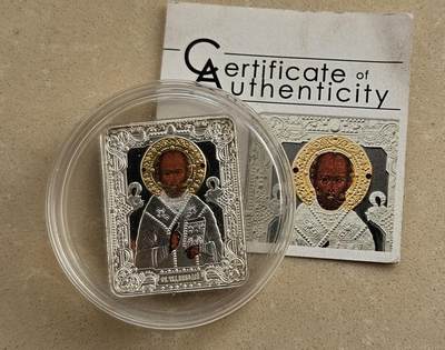 【币将精彩】世界钱币拍卖（2026-1-21） - 库克2010年东正教圣尼古拉斯彩色镶嵌银币  面值5元，925银25克，规格30x38毫米方形，镶嵌施华洛世奇水晶，发行2500枚，有证书。