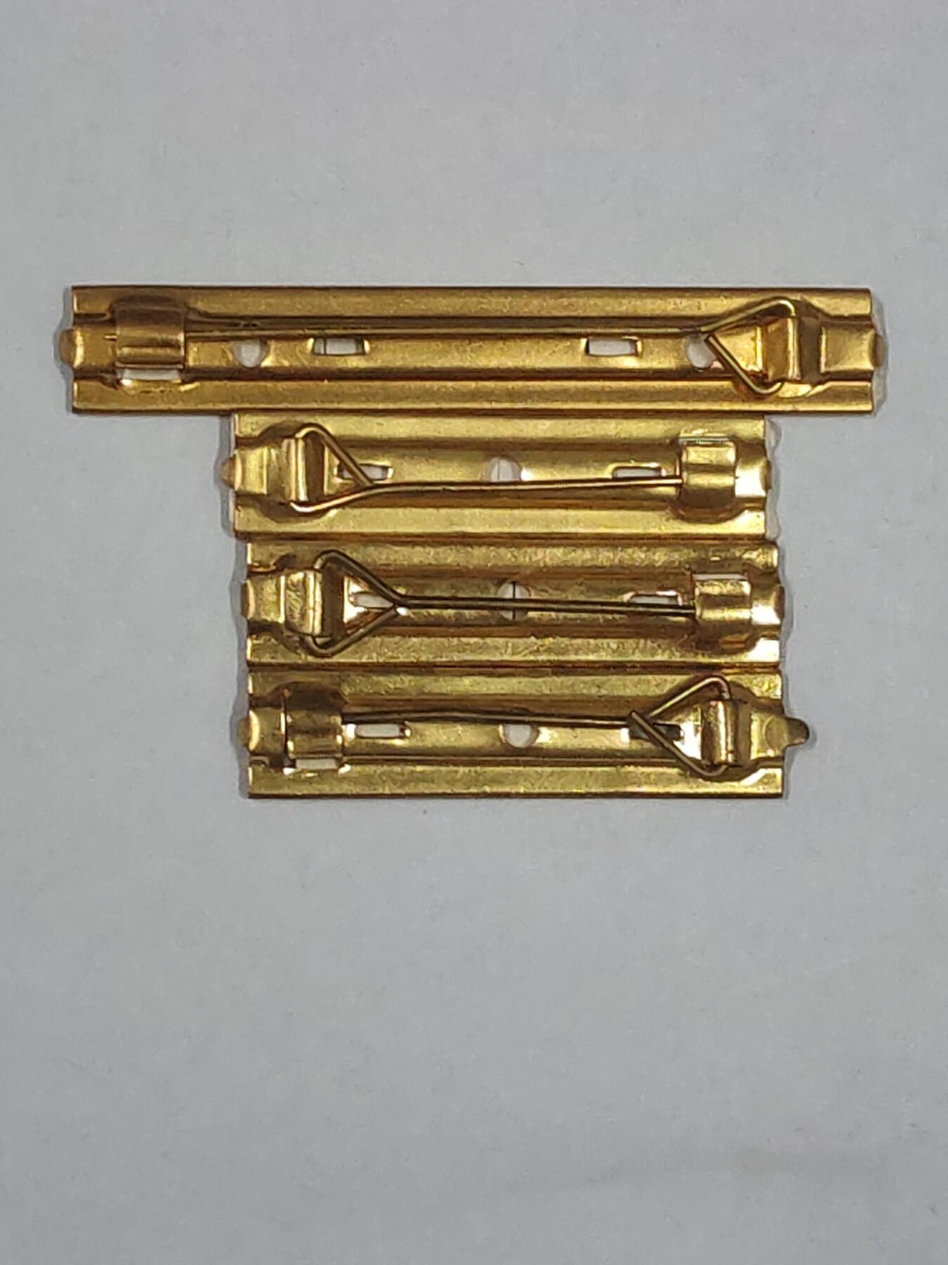 韵星假日拍卖第三十六期 -- Rimey Holidays Auction 36 民主德国勋略一组