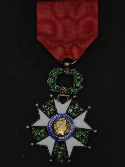 凯旋世界勋赏（第21期冬季大拍）（欢迎送拍）（对拍品有疑问请询问客服，不接受到手刀，出价默认拍品品相。请认真阅读拍卖规则！出价默认已认可！）（收到货请录制开箱视频，无视频概不处理问题。） - 法国三共卷心菜珠宝版荣誉军团勋章