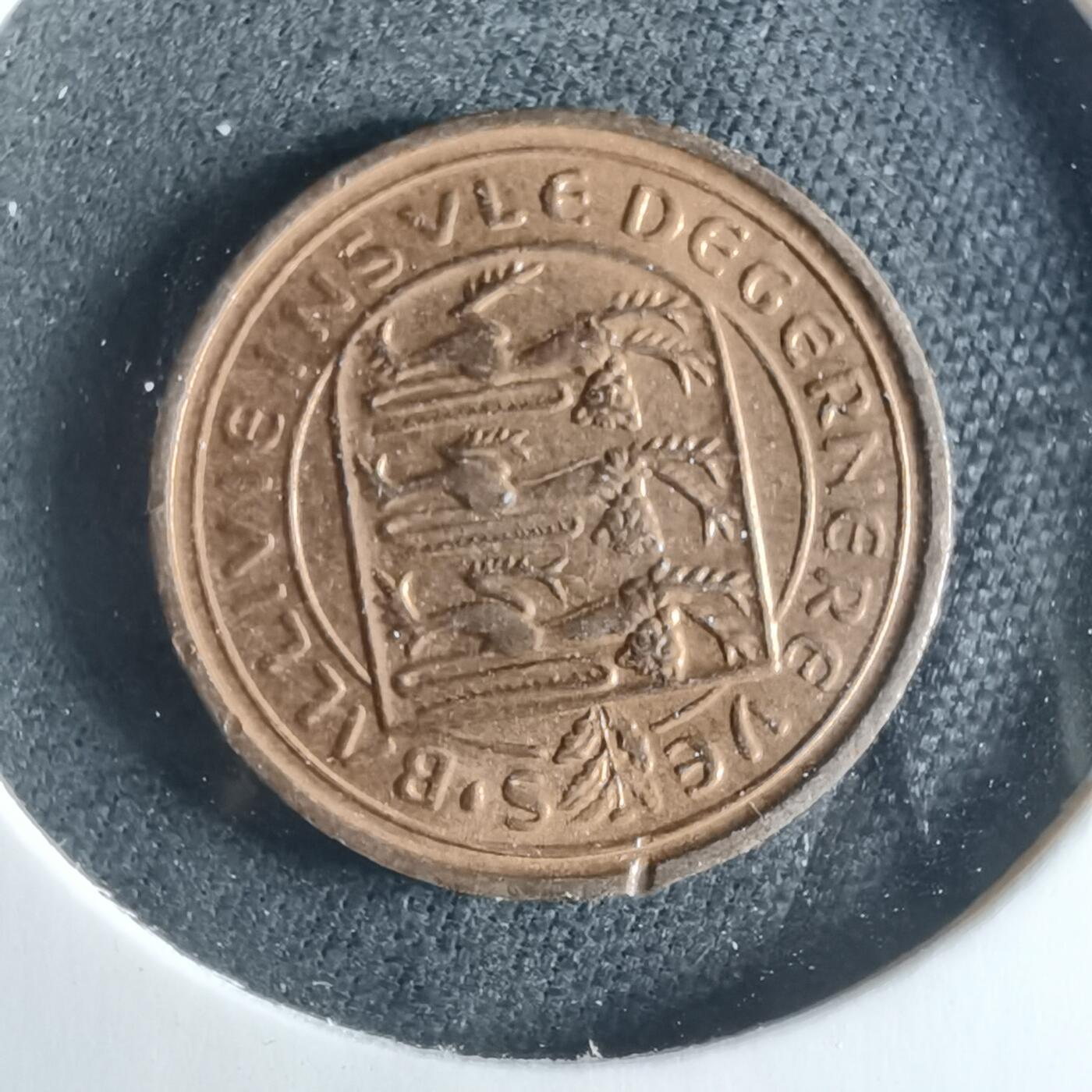 沼泽如烟--第956场 根西1971年半便士