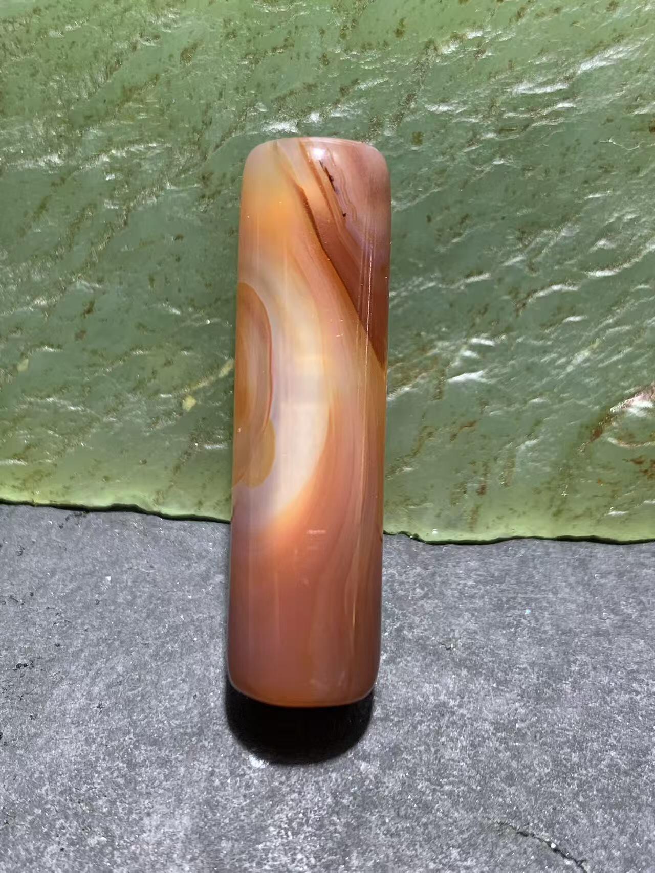 精美天眼纹缠丝玛瑙直桶，桶珠一个，