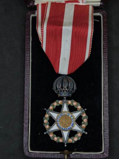 凯旋世界勋赏（第21期冬季大拍）（欢迎送拍）（对拍品有疑问请询问客服，不接受到手刀，出价默认拍品品相。请认真阅读拍卖规则！出价默认已认可！）（收到货请录制开箱视频，无视频概不处理问题。） - 巴西帝国 骑士级玫瑰勋章 核心金质 带盒