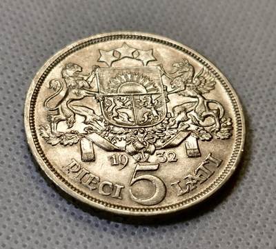 甄臻铺-世界币章拍卖（第46期）送拍享返佣金等优惠多多（1月10日精品场，敬请期待） 拉脱维亚女神5拉特  1932年 835银Ag，直径37mm   质量25g，发行量60w枚，拉脱维亚的经典品种，细节见图