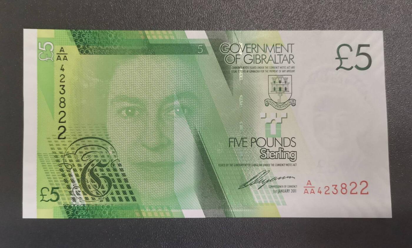 《艾美收藏》第228期-1.11周日外币精品 直布罗陀2011年AAA冠5镑UNC正面左下一处极轻微压痕 大头像女王漂亮