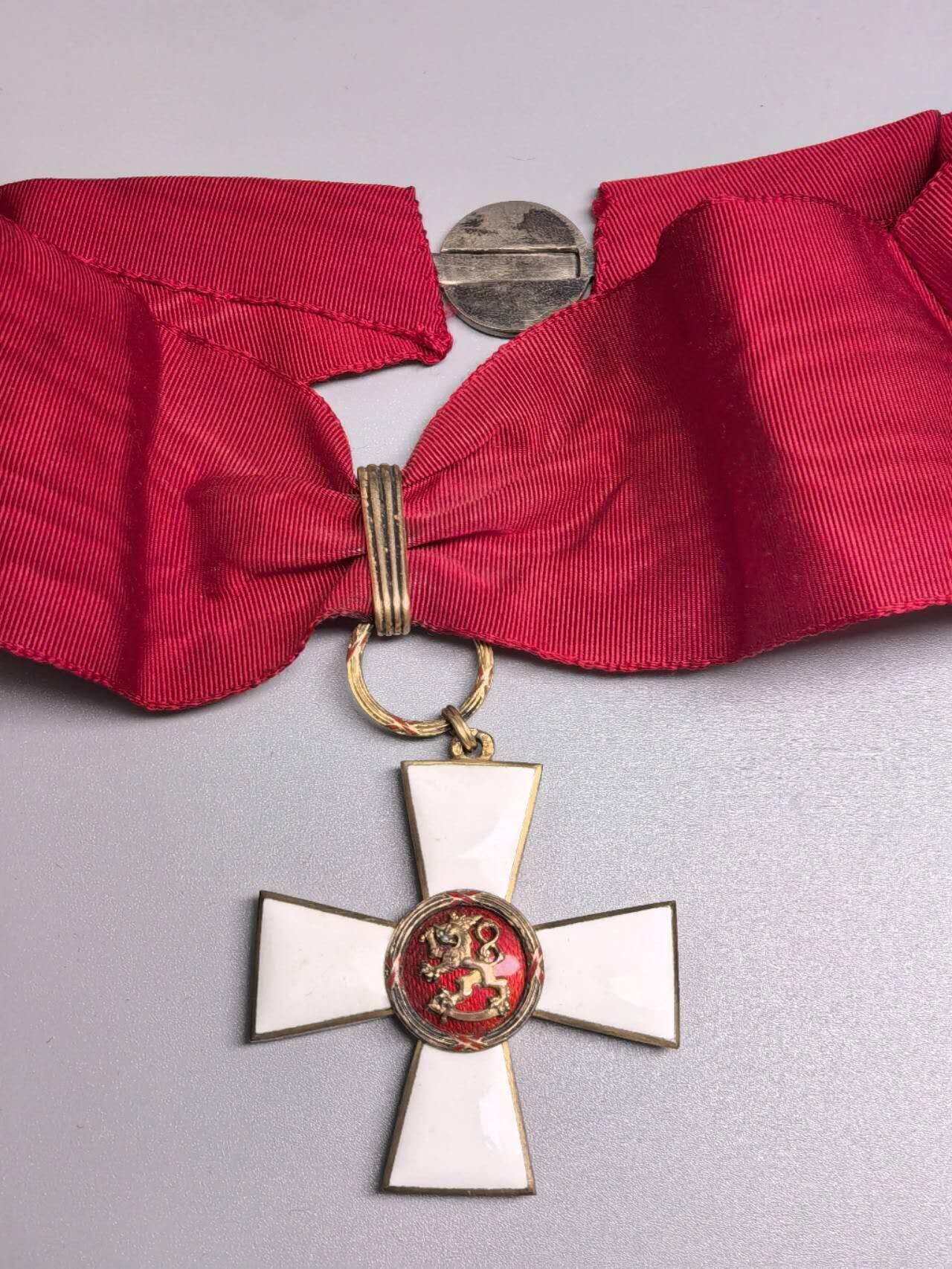 小驴勋章奖章收藏1月10日周六晚六点拍卖（珍爱和平，收藏战争，铭记历史，勿忘国耻，忠党爱国。有偿代拍，送拍规则在简介最后，参拍须阅读规则后再参拍，关系到运费包装发货时效真假辨别等关键信息，拍卖时不再发原图，看大图店主微信码在拍卖店铺介绍里）