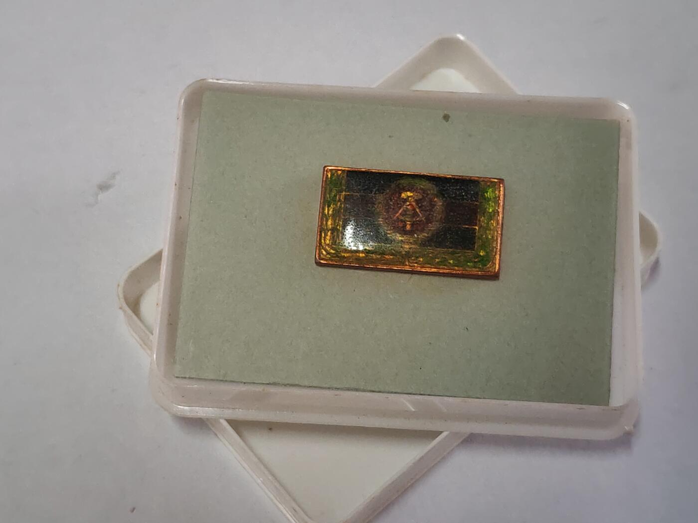 韵星假日拍卖第三十六期 -- Rimey Holidays Auction 36 民主德国集体劳动模范五次获得带原盒