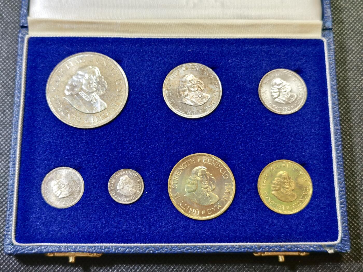 “甄选寰宇 · 臻藏岁华”新年精品场（直播拍卖）-甄臻铺-世界币章拍卖（第47期）送拍享返佣金等优惠多多