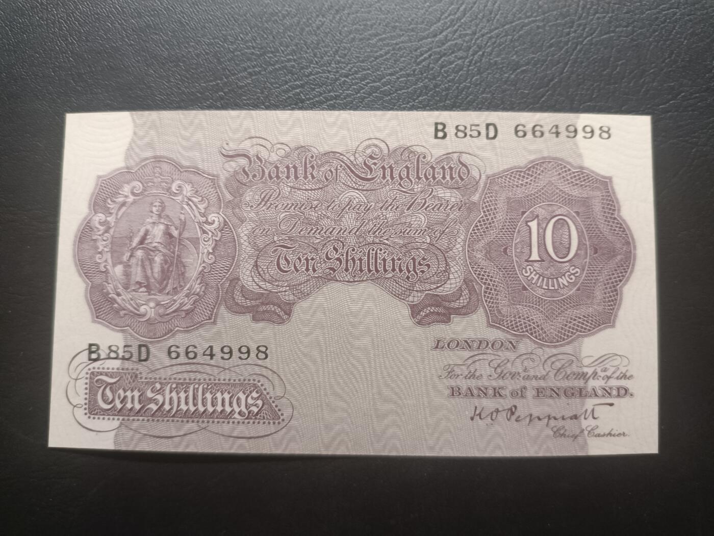 2026一月第二期，总212期 英格兰战时A序列10先令UNC-，有别于战前战后普通的红色版本用紫色印刷