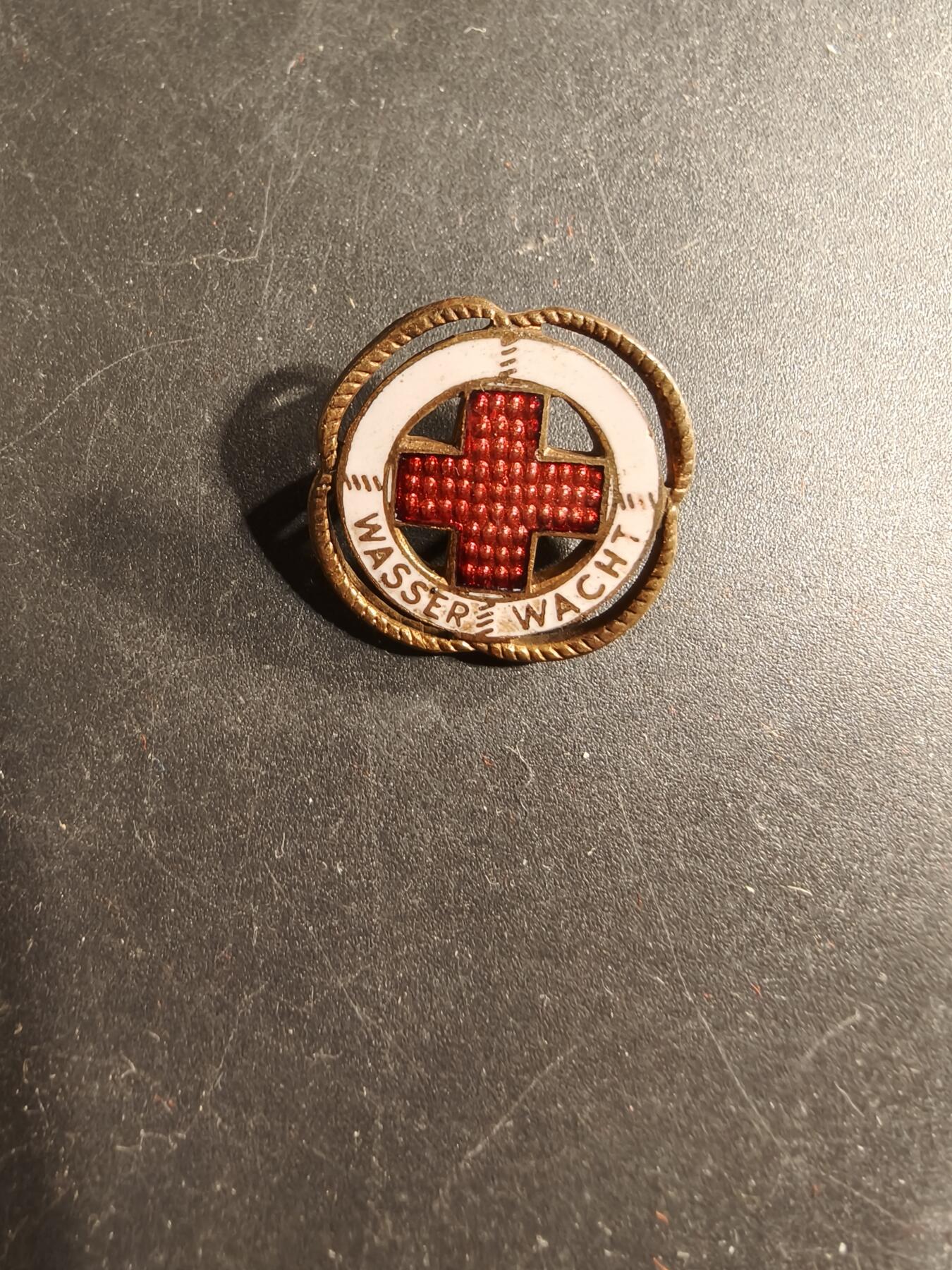 老王徽章第175期 德国红十字会巴伐利亚州水上救援队证章