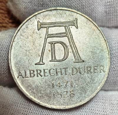 外国优质银币非洲美洲币，周六九点倒数截拍，满百包邮，持续收拍 - 西德1971 年 5 马克纪念币，正面以艺术化 “AD” 标识纪念丢勒（1471-1528），背面是联邦鹰徽，题材关联文艺复兴艺术巨匠，设计独特，具文化与收藏价值。