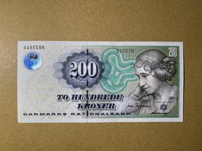 《艾美收藏》第228期-1.11周日外币精品 - 丹麦200克朗 UNC 2005年浮雕版