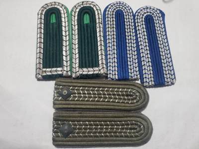 韵星假日拍卖第三十六期 -- Rimey Holidays Auction 36 - 民主德国少尉肩章一对 军官学校学员肩章两队