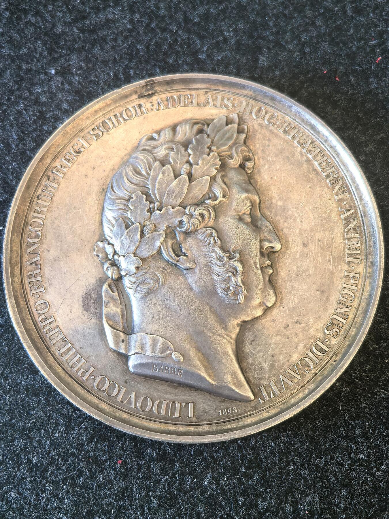 “多子多福·天使送福”，1843年法国银章，路易菲利普国王的七十大寿。