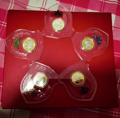 建军90周年纪念币康银阁装帧。五大军种版。 - 建军90周年纪念币康银阁装帧。五大军种版。