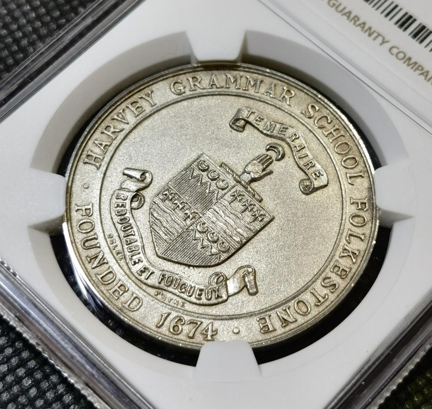 “甄选寰宇 · 臻藏岁华”新年精品场（直播拍卖）-甄臻铺-世界币章拍卖（第47期）送拍享返佣金等优惠多多