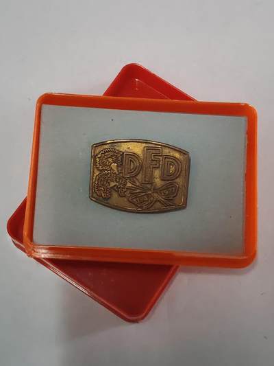 韵星假日拍卖第三十六期 -- Rimey Holidays Auction 36 - 民主德国DFD成立三十周年纪念章