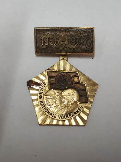 韵星假日拍卖第三十六期 -- Rimey Holidays Auction 36 - 民主德国成立人民军三十周年纪念章