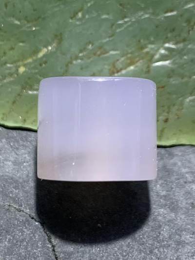 荔枝冻玛瑙老形通货随形桶珠一个， - 荔枝冻玛瑙老形通货随形桶珠一个，