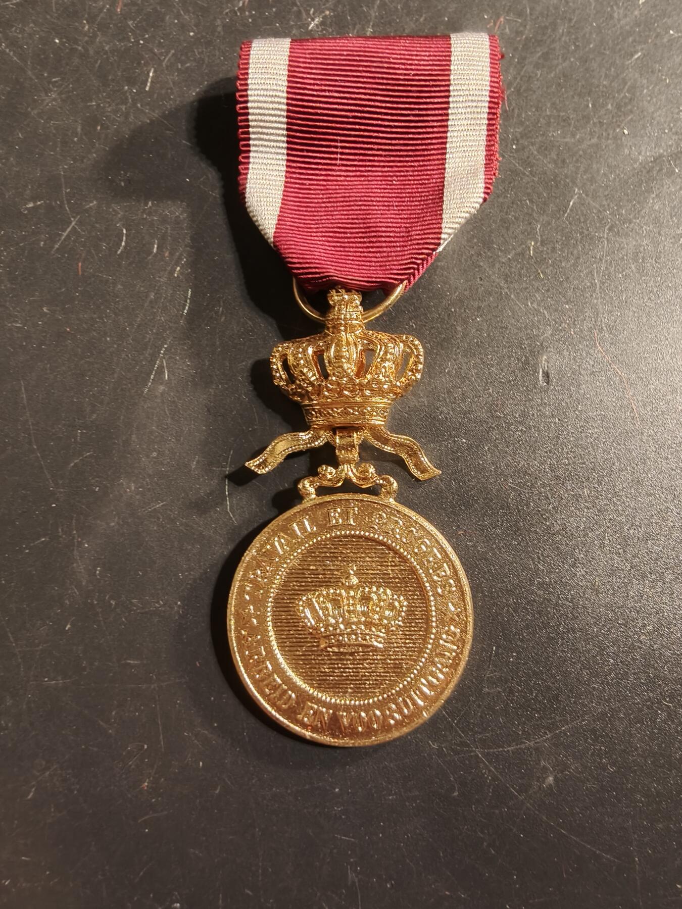 老王徽章第175期 比利时金级王冠奖章