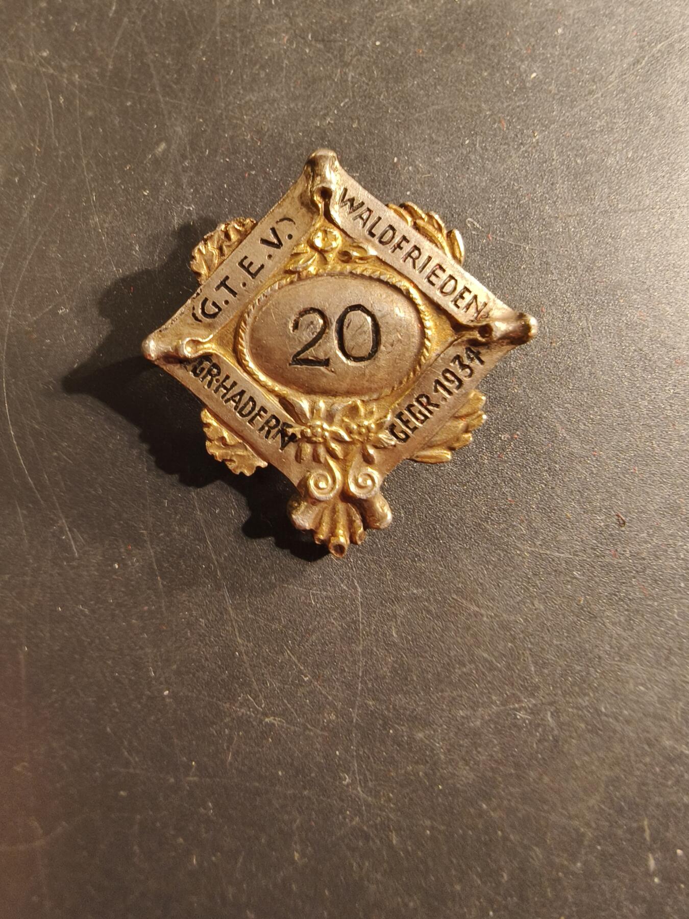 老王徽章第175期 德国传统服饰与风俗保护协会20周年证章