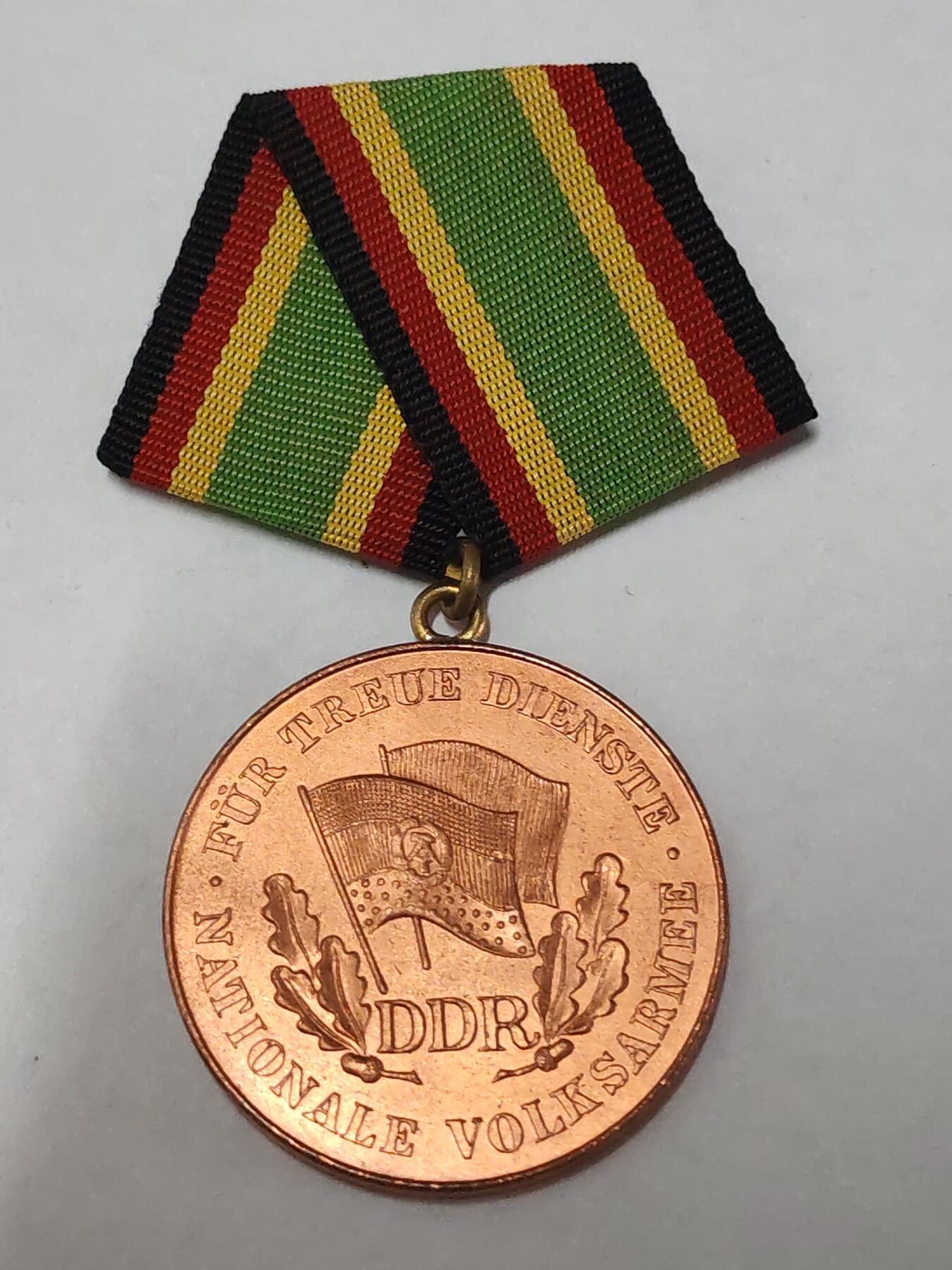 韵星假日拍卖第三十六期 -- Rimey Holidays Auction 36 民主德国铜级人民军圆满服役奖章