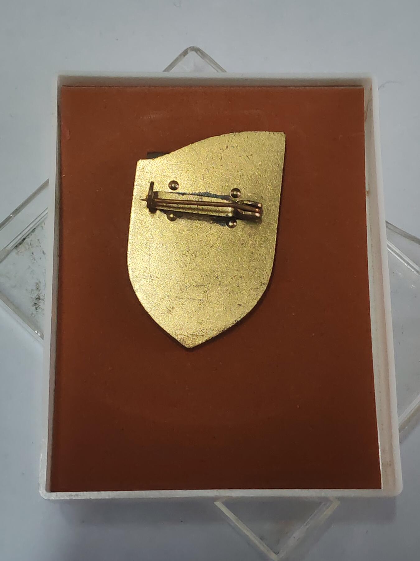 韵星假日拍卖第三十六期 -- Rimey Holidays Auction 36 民主德国史塔西三十五年证章带盒 无损