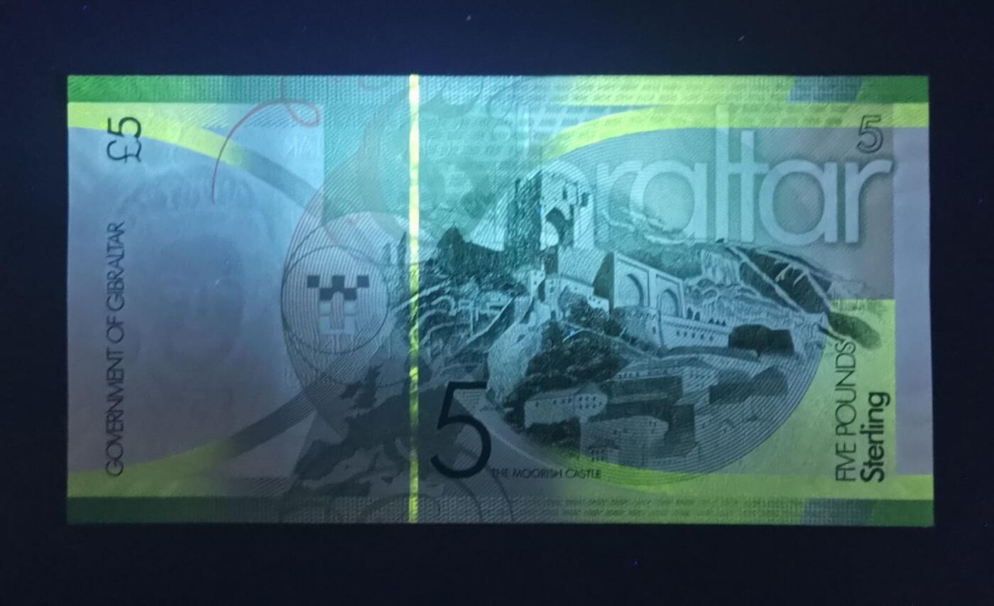 《艾美收藏》第228期-1.11周日外币精品 直布罗陀2011年AAA冠5镑UNC正面左下一处极轻微压痕 大头像女王漂亮