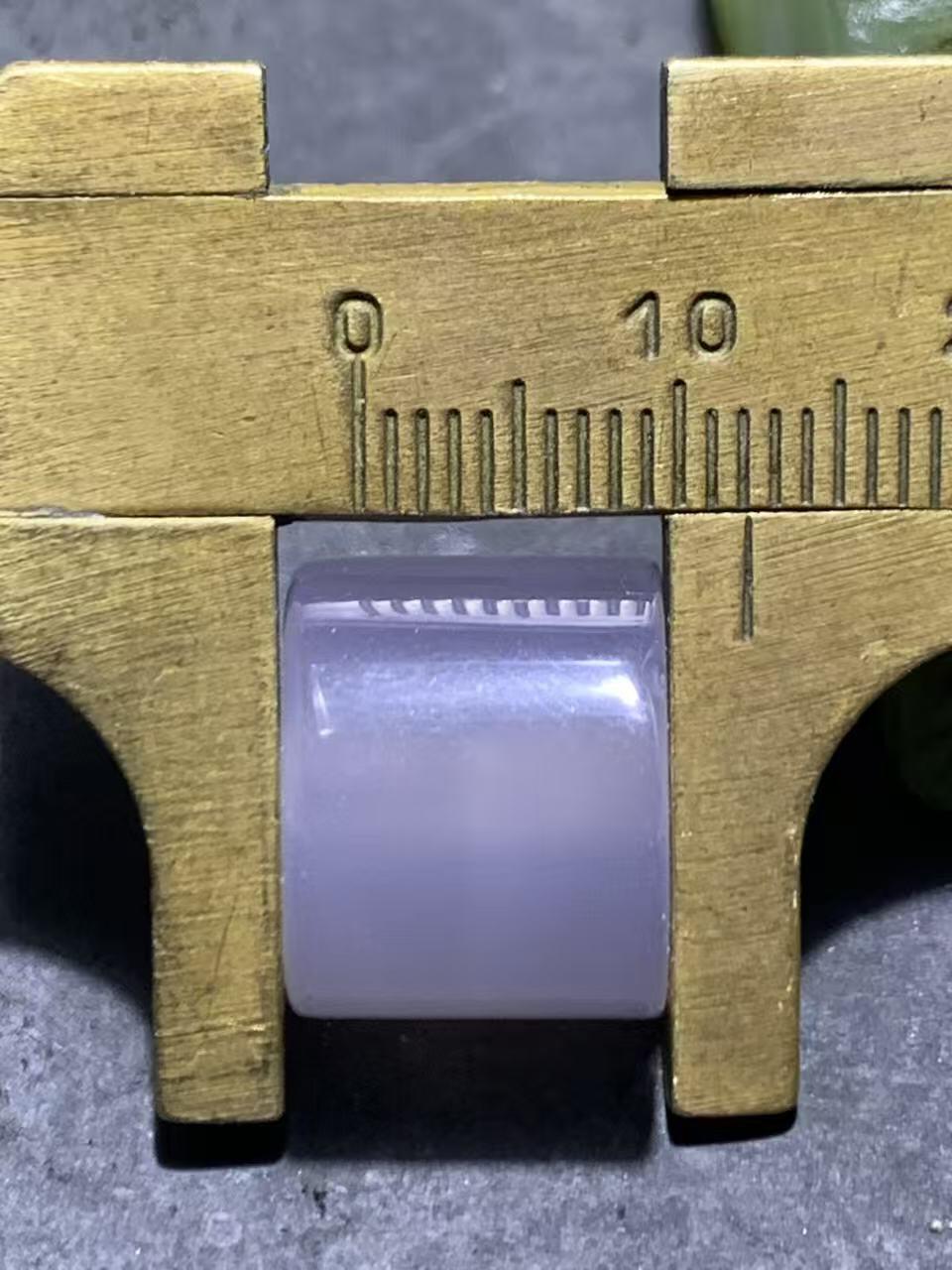 荔枝冻玛瑙老形通货随形桶珠一个，