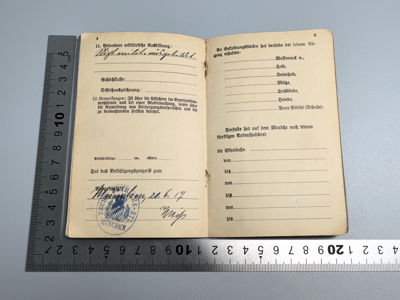 小驴勋章奖章收藏1月10日周六晚六点拍卖（珍爱和平，收藏战争，铭记历史，勿忘国耻，忠党爱国。有偿代拍，送拍规则在简介最后，参拍须阅读规则后再参拍，关系到运费包装发货时效真假辨别等关键信息，拍卖时不再发原图，看大图店主微信码在拍卖店铺介绍里）