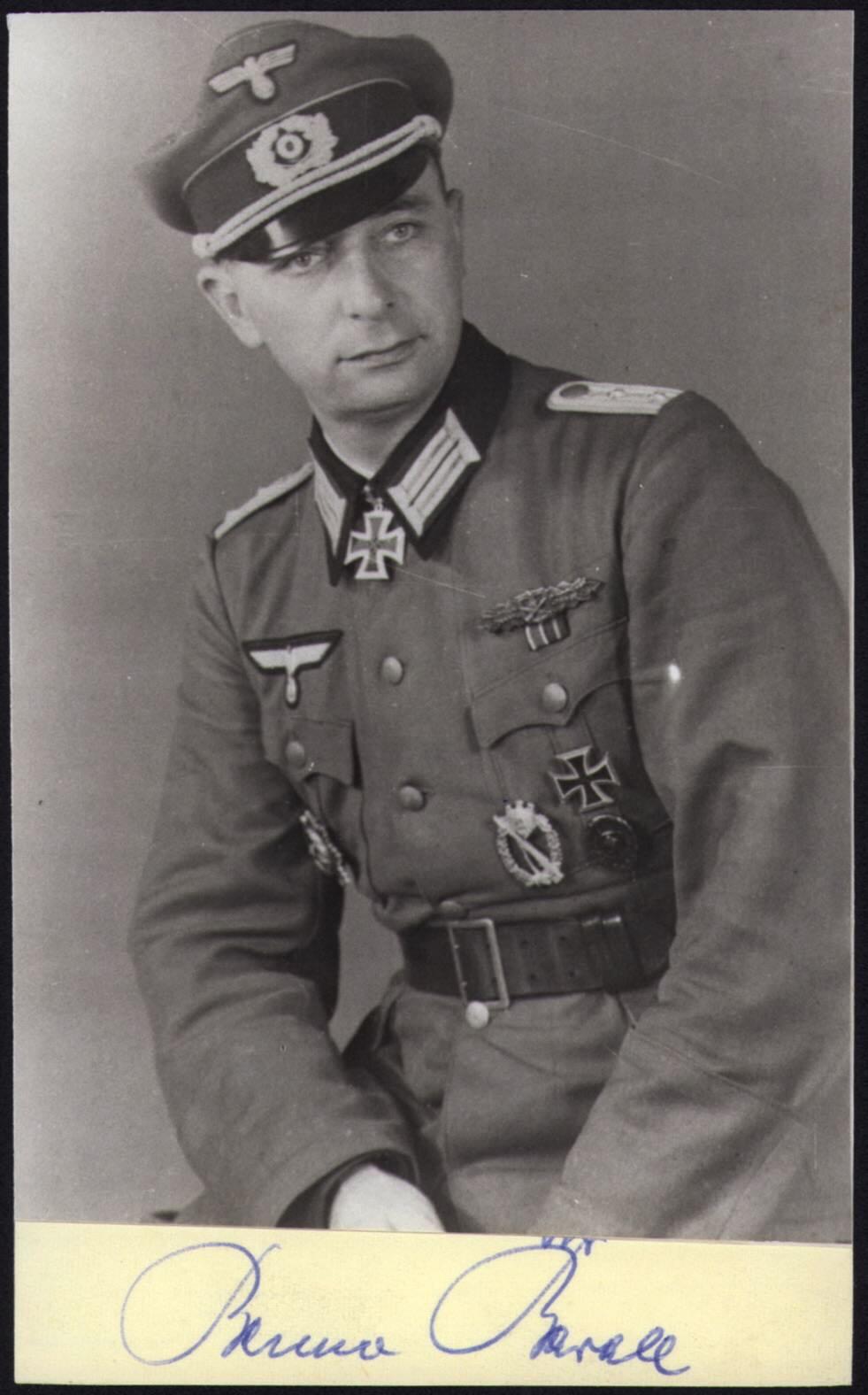 小驴勋章奖章收藏1月10日周六晚六点拍卖（珍爱和平，收藏战争，铭记历史，勿忘国耻，忠党爱国。有偿代拍，送拍规则在简介最后，参拍须阅读规则后再参拍，关系到运费包装发货时效真假辨别等关键信息，拍卖时不再发原图，看大图店主微信码在拍卖店铺介绍里）