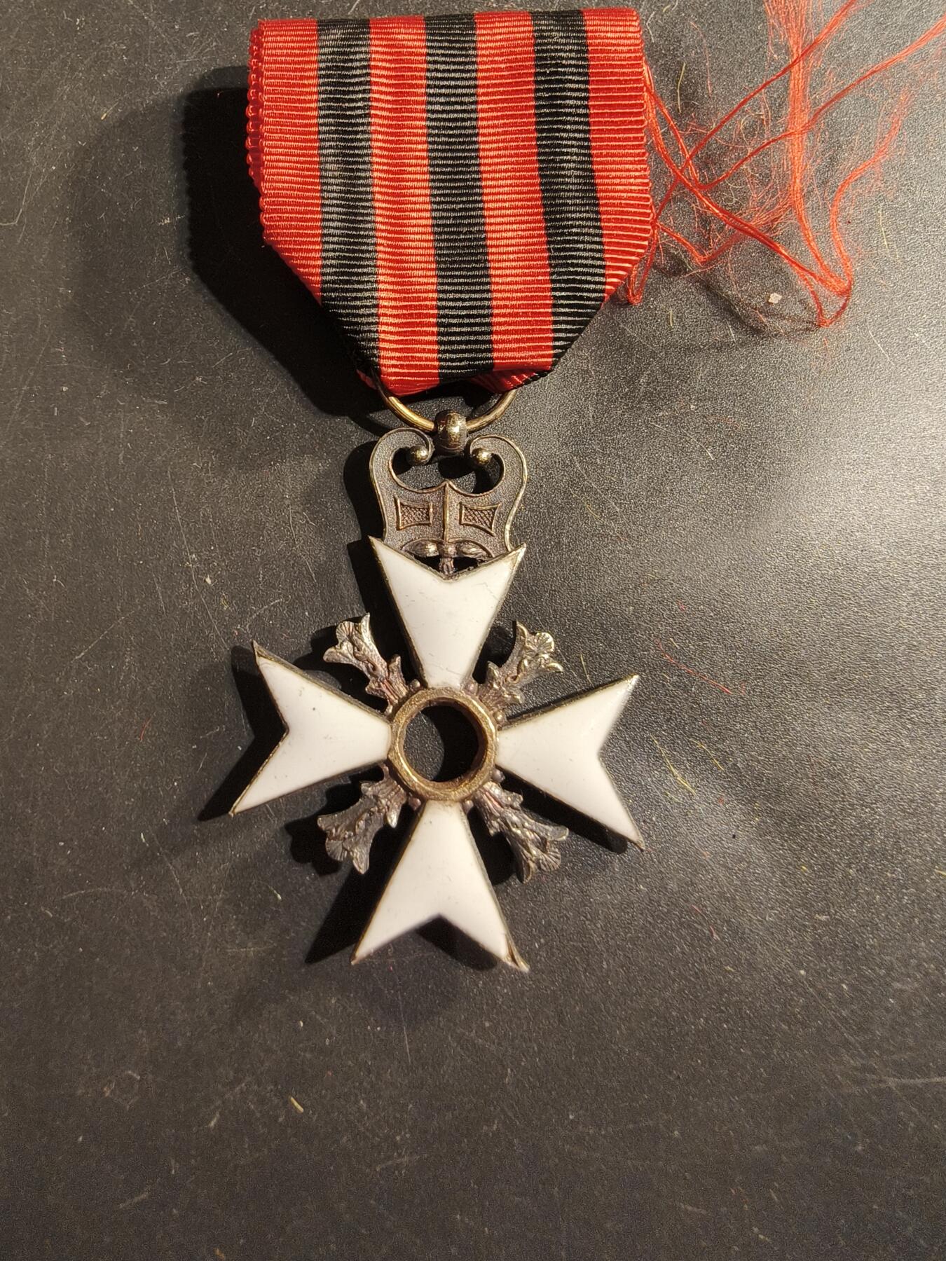 老王徽章第175期 比利时银级民事功绩勋章    缺少芯片