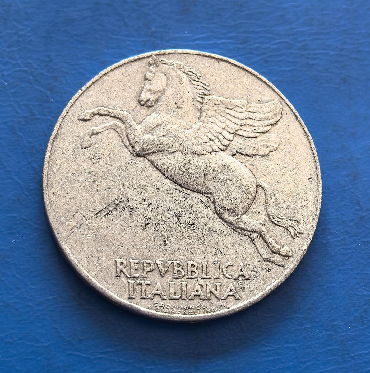 外国优质银币非洲美洲币，周六九点倒数截拍，满百包邮，持续收拍 意大利1949 年 10 里拉币，正面展飞马（古典神话元素）+“REPVBBLICA ITALIANA”，背面绘橄榄枝（和平符号），兼具战后共和文化与古典纹饰，收藏主题鲜明。