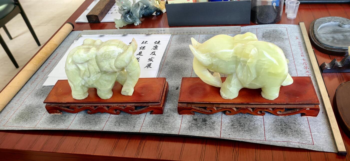 岫玉大象一对