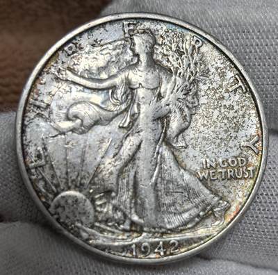 外国优质银币非洲美洲币，周六九点倒数截拍，满百包邮，持续收拍 - 极美品略带彩1942 年美国行走半元银币，12.5克0.9银纯银价200元，二战时期发行，带时代印记。自由女神 + 鹰币面经典，流通包浆独特。