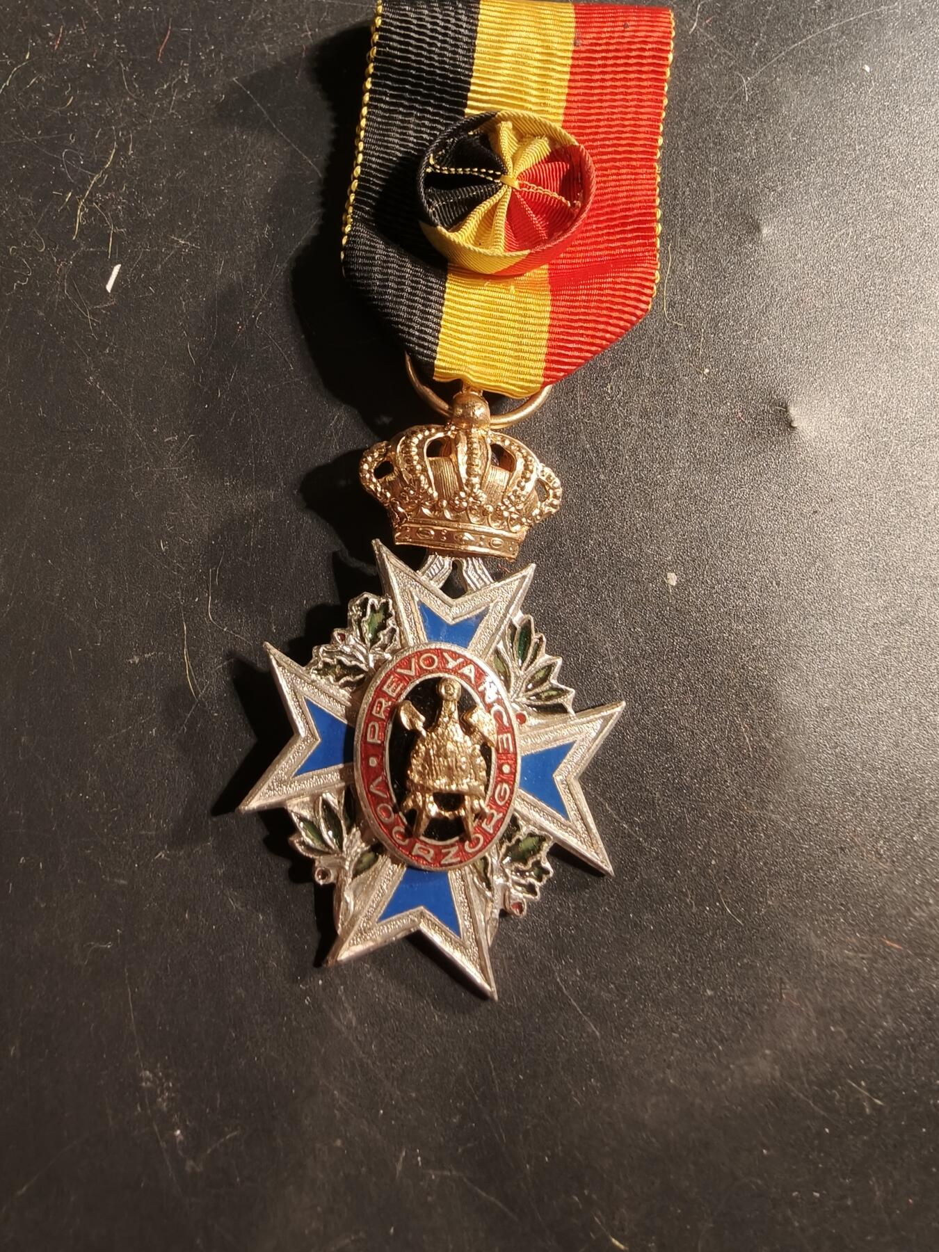 老王徽章第175期 比利时金级工业特别勋章