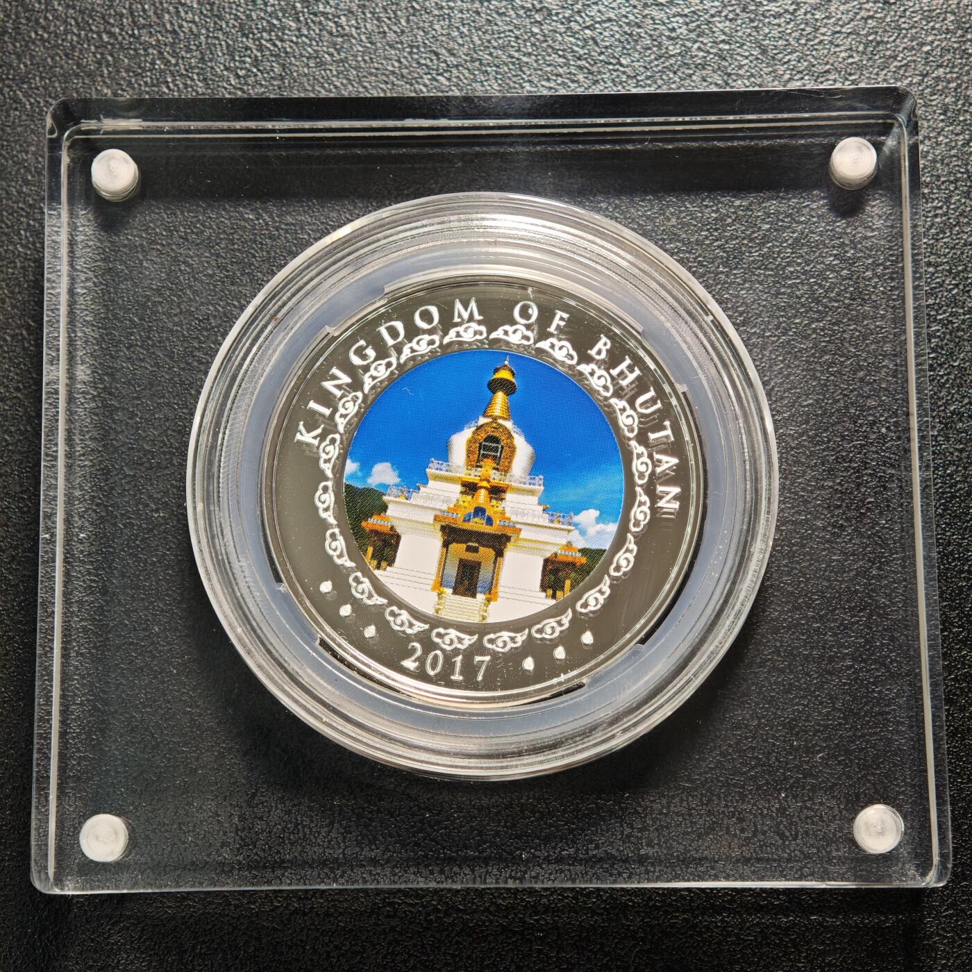 【德藏】世界币章拍卖第161期 2017年 不丹生肖鸡年高浮雕彩色纪念银币 原盒 原证书 40.7mm 1盎司 999银