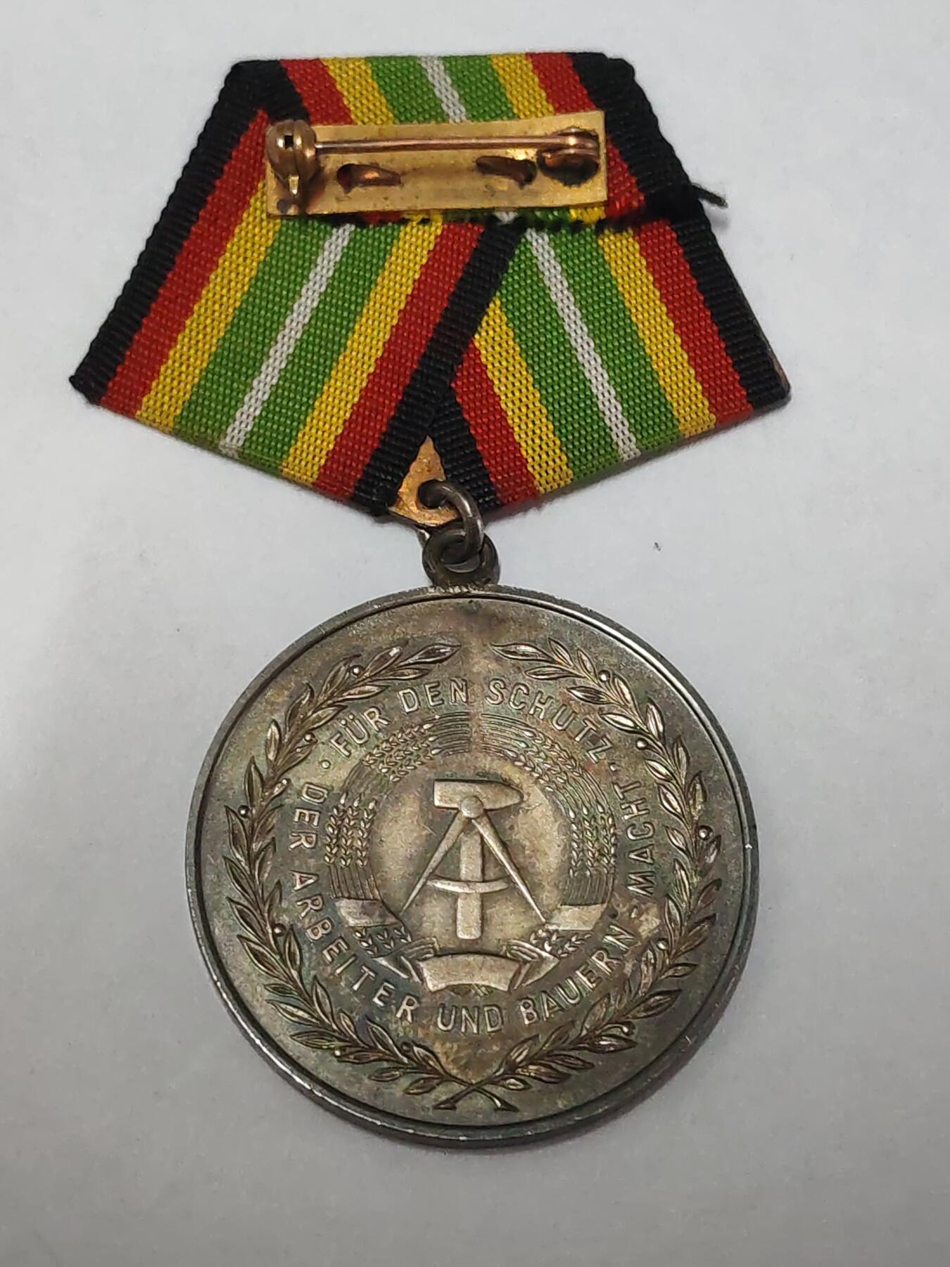 韵星假日拍卖第三十六期 -- Rimey Holidays Auction 36 民主德国银级人民军圆满服役奖章