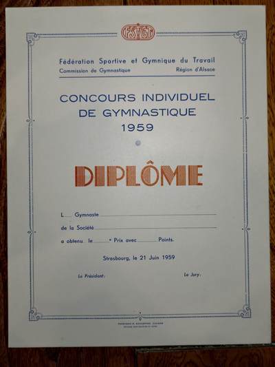 凯旋世界勋赏（第21期冬季大拍）（欢迎送拍）（对拍品有疑问请询问客服，不接受到手刀，出价默认拍品品相。请认真阅读拍卖规则！出价默认已认可！）（收到货请录制开箱视频，无视频概不处理问题。） - 1959年法国阿尔萨斯地区劳工体育体操联合会颁发的个人体操竞赛证书，是斯特拉斯堡体操赛事的获奖凭证模板