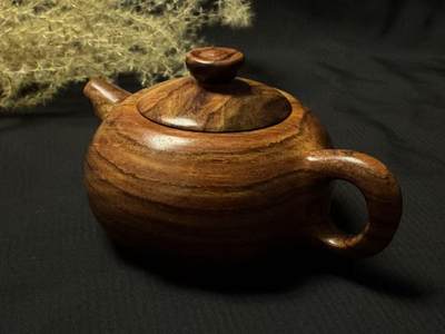 零元拍：海南黄花梨精工摆件茶壶把把壶，一块料制成，尺寸约：直径 7.8CM，高 5.8CM。 - 零元拍：海南黄花梨精工摆件茶壶把把壶，一块料制成，尺寸约：直径 7.8CM，高 5.8CM。