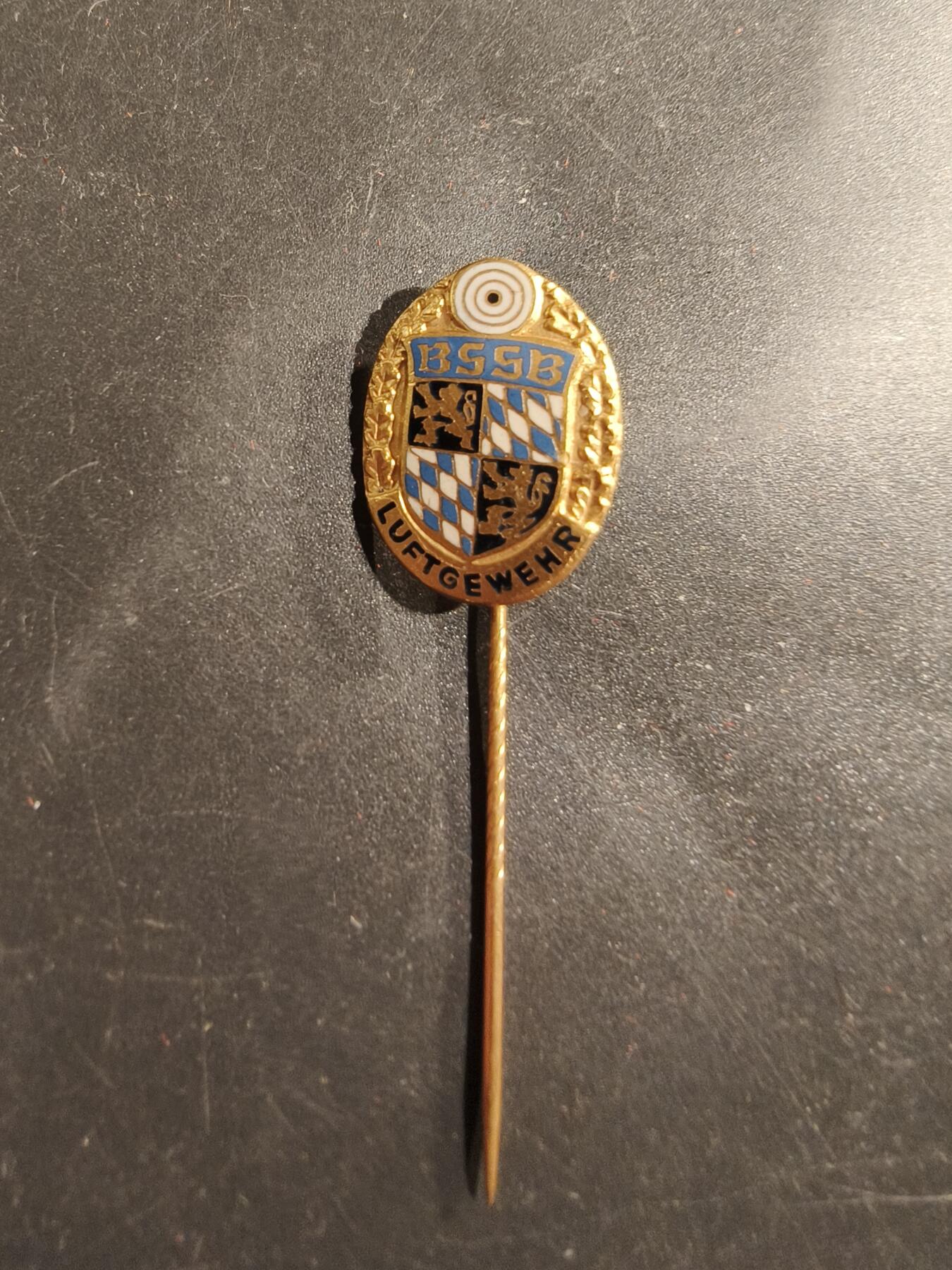 老王徽章第175期 德国巴伐利亚体育射击协会气枪运动针插