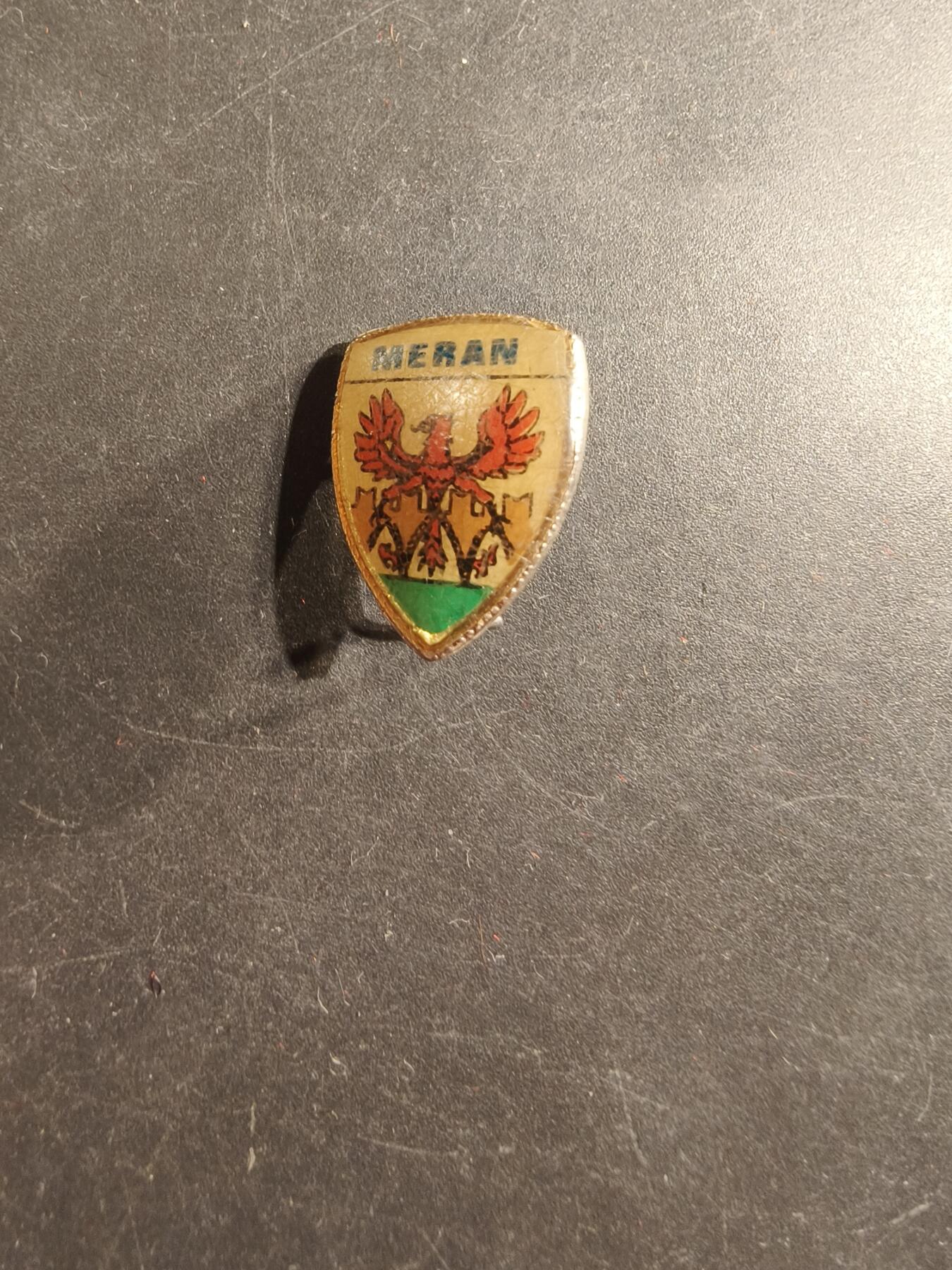 老王徽章第175期 意大利南蒂罗尔梅拉诺市证章