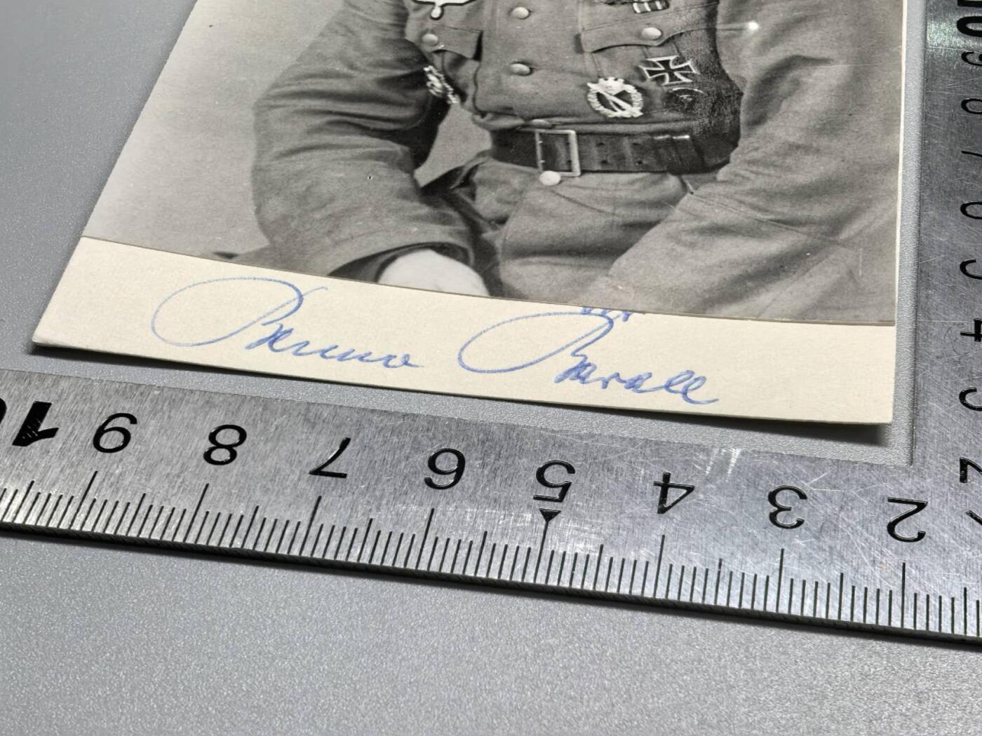 小驴勋章奖章收藏1月10日周六晚六点拍卖（珍爱和平，收藏战争，铭记历史，勿忘国耻，忠党爱国。有偿代拍，送拍规则在简介最后，参拍须阅读规则后再参拍，关系到运费包装发货时效真假辨别等关键信息，拍卖时不再发原图，看大图店主微信码在拍卖店铺介绍里）