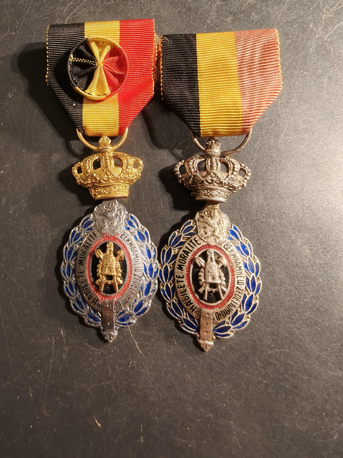 老王徽章第175期 比利时金银级劳工奖章一组