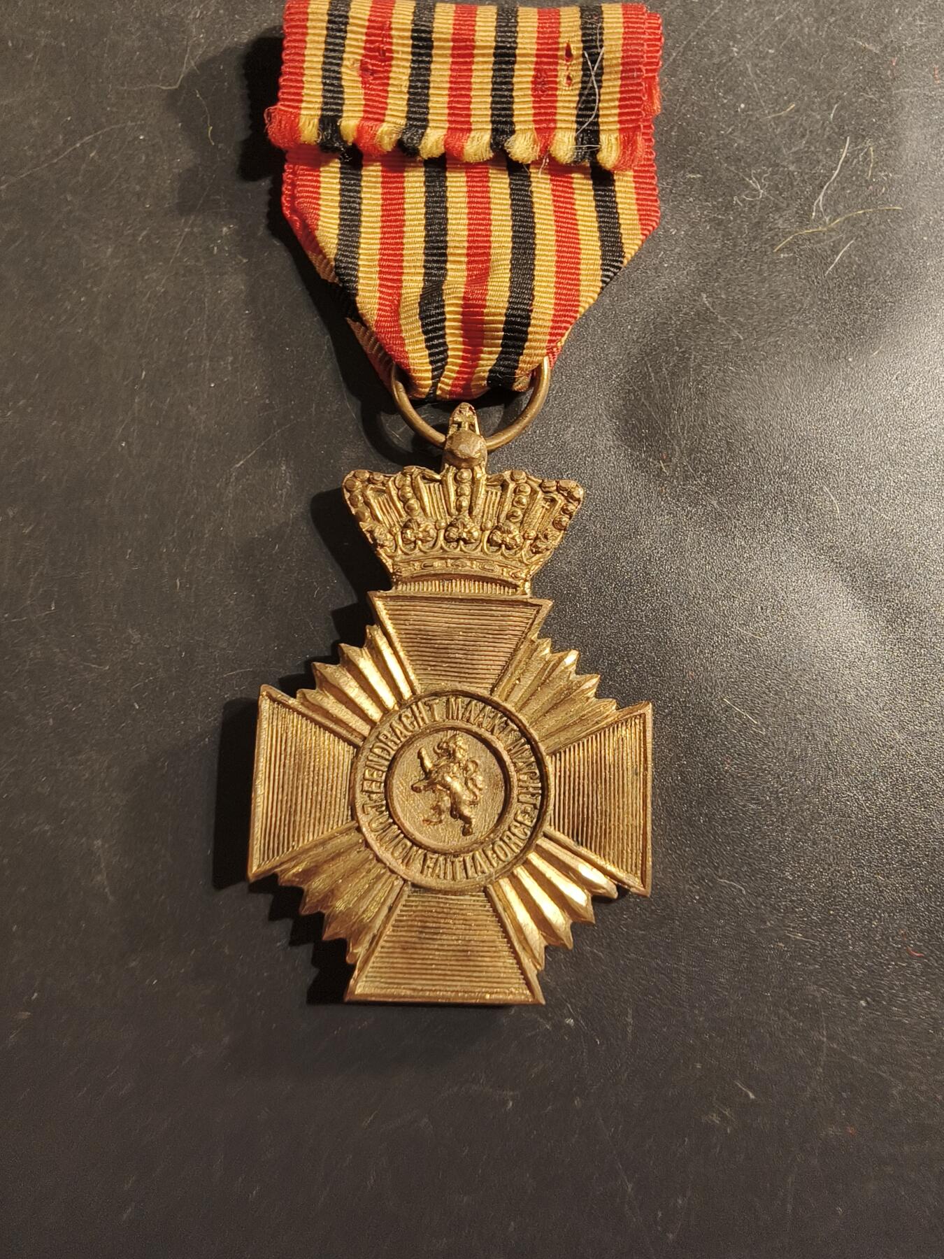 老王徽章第175期 比利时军事奖章