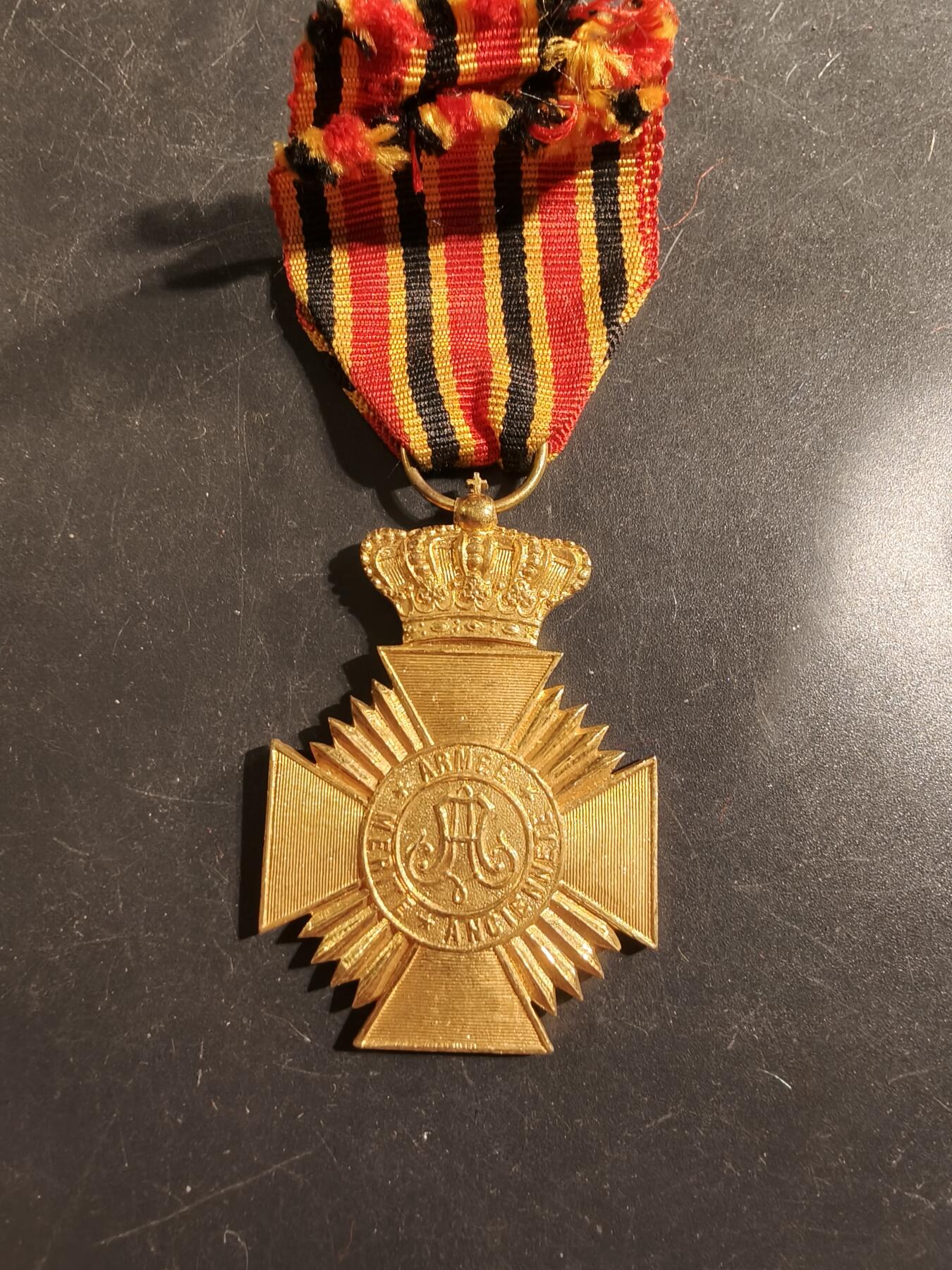 老王徽章第175期 比利时军事奖章   早期单法语版