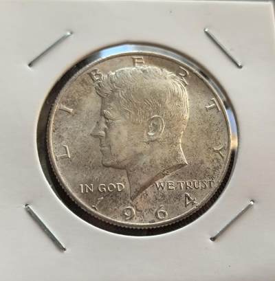 外国优质银币非洲美洲币，周六九点倒数截拍，满百包邮，持续收拍 - 美国1964 年肯尼迪半元银币，正面是肯尼迪头像配 “自由” 字样，背面国徽鹰饰橄榄枝与箭，带 “合众为一” 格言，是经典纪念币，版式辨识度高，收藏热度高。