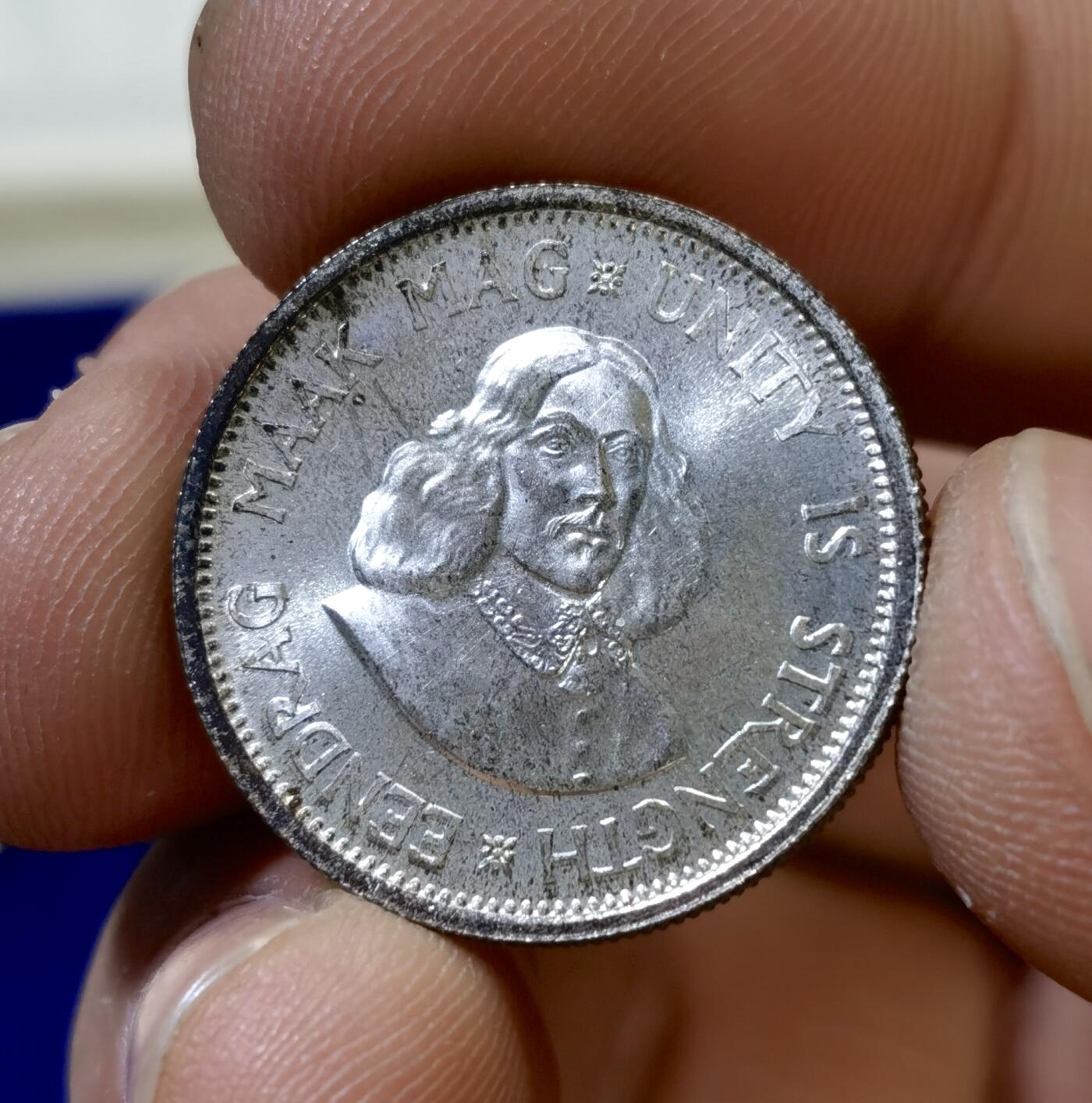 “甄选寰宇 · 臻藏岁华”新年精品场（直播拍卖）-甄臻铺-世界币章拍卖（第47期）送拍享返佣金等优惠多多